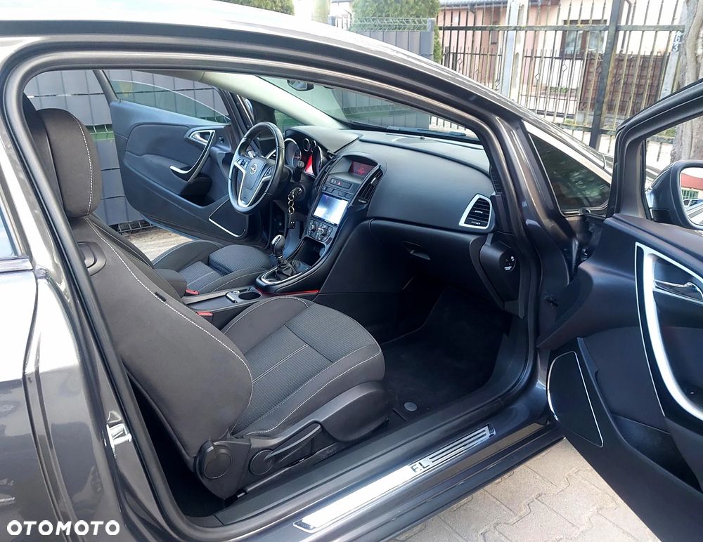 Opel Astra 1.6 Turbo Innovation - 28