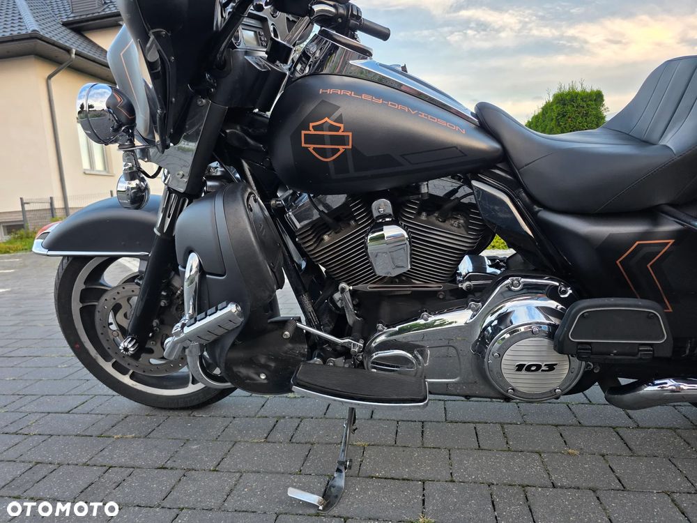 Harley-Davidson FLHTCU Ultra - 39