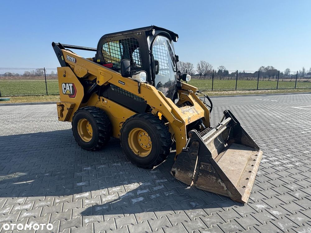 Caterpillar 262D3 - 6