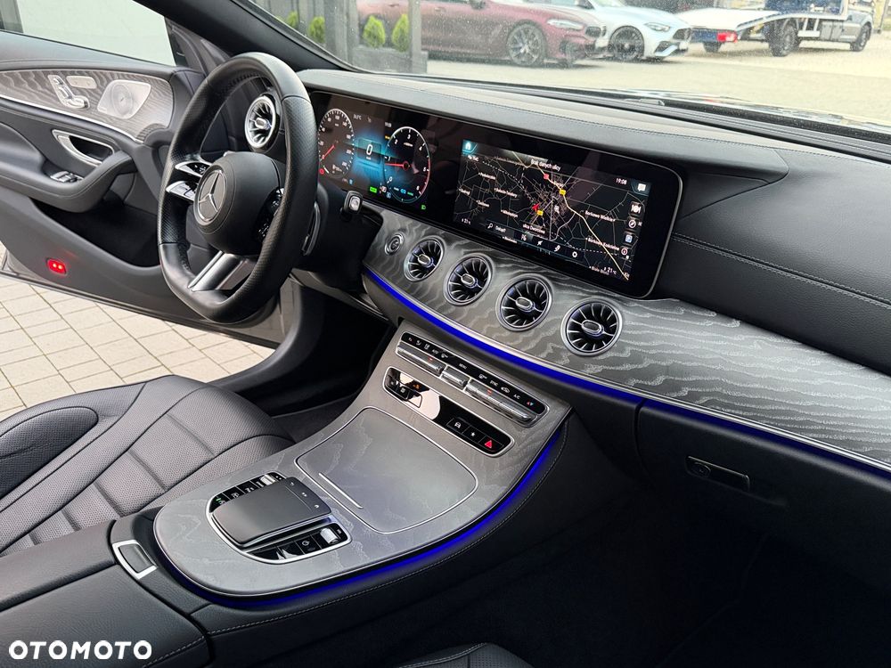 Mercedes-Benz CLS 300 d 4-Matic AMG - 22
