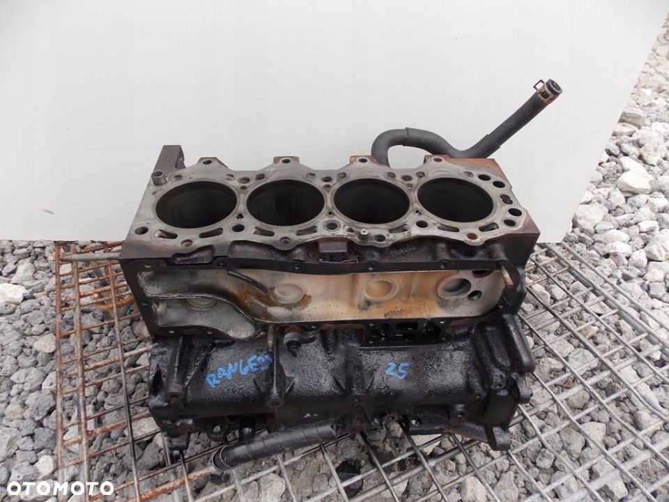 BLOK SILNIKA MAZDA B2500 RANGER I 2.5 TD - 1