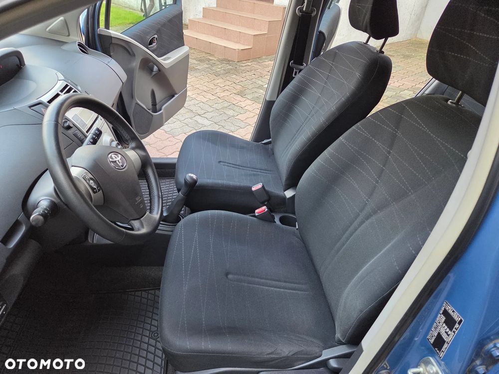 Toyota Yaris - 23