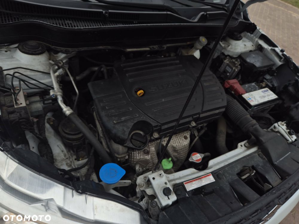 Suzuki Vitara 1.6 Comfort 2WD - 24