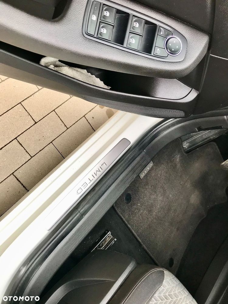 Renault Clio - 24