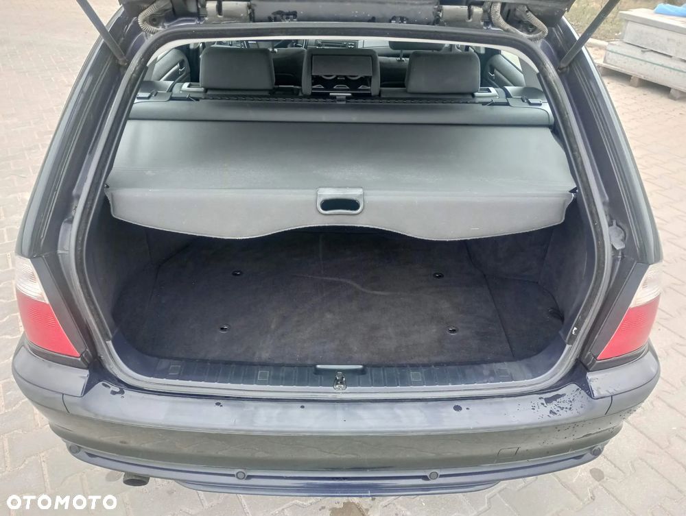 BMW Seria 3 316i - 24