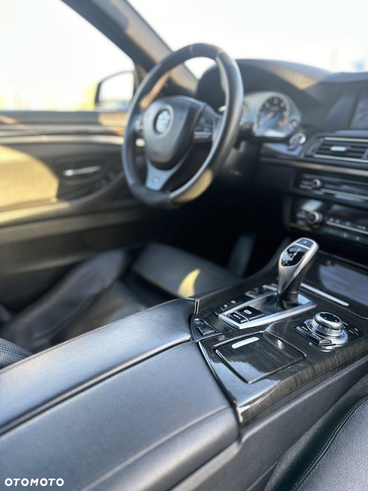 BMW Seria 5 535d xDrive - 11