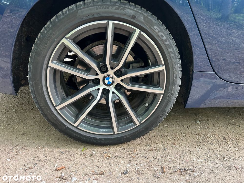 BMW Seria 3 318d mHEV - 10
