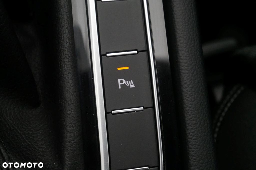 Volkswagen Passat - 18