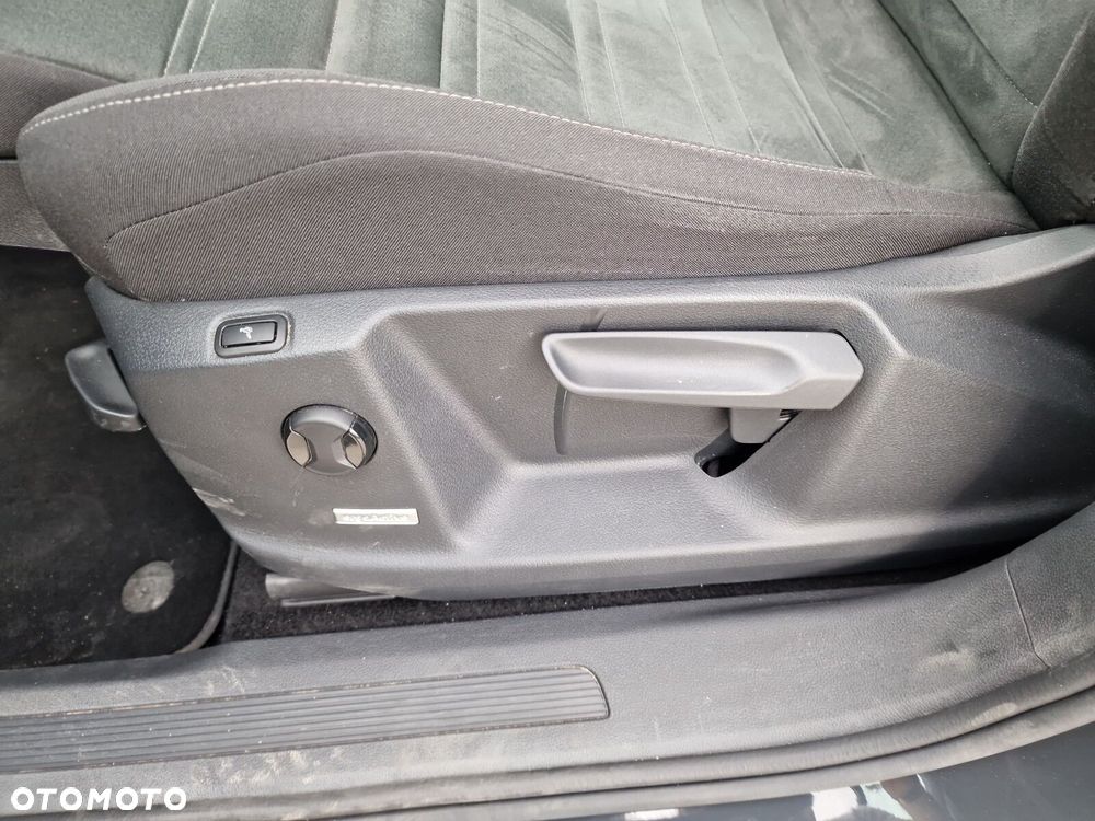 Volkswagen Touran 2.0 TDI BMT Comfortline DSG - 30