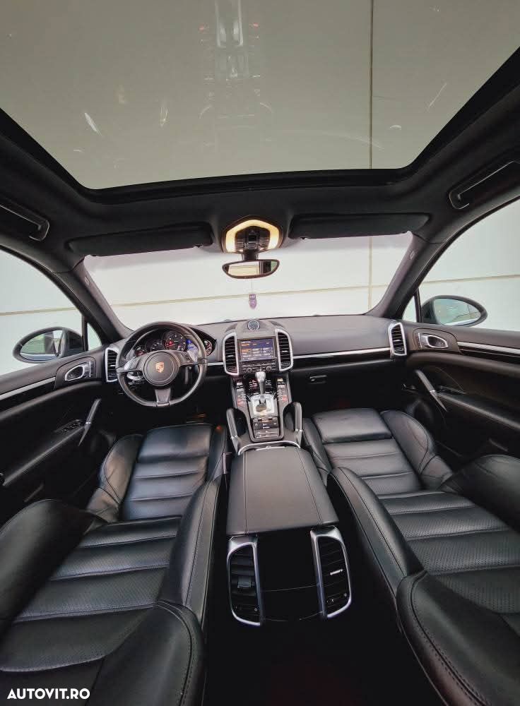 Porsche Cayenne - 9