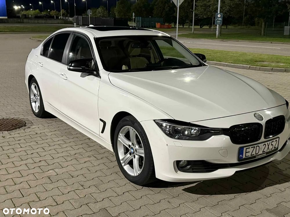 BMW Seria 3 328i Touring xDrive Luxury Line - 2