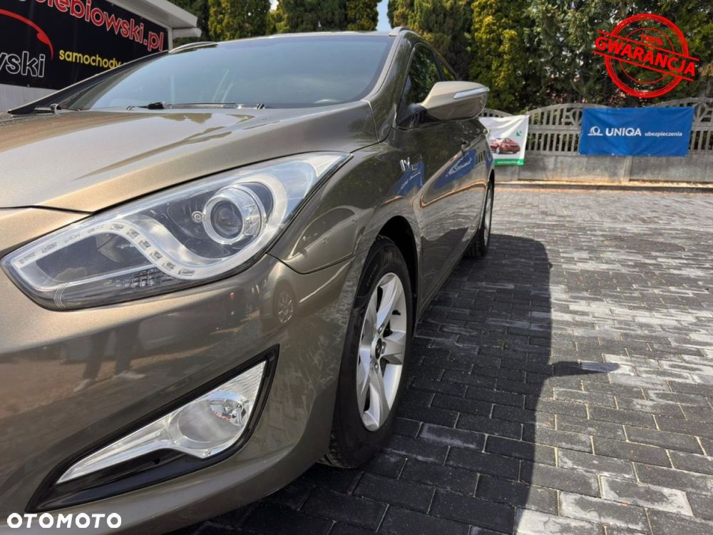 Hyundai i40 Kombi blue 1.6 Family+ - 15