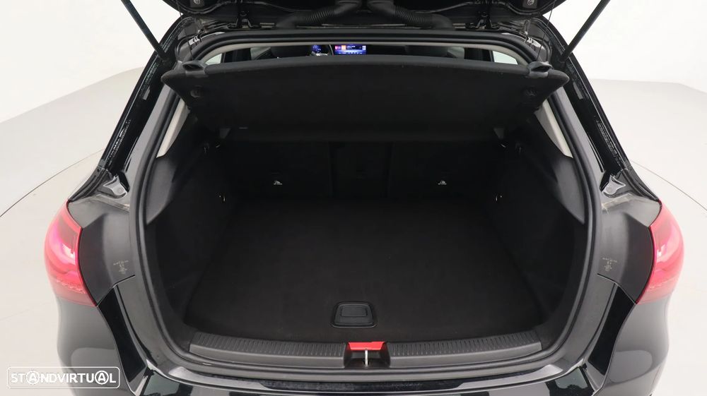 Mercedes-Benz A 250 e - 30
