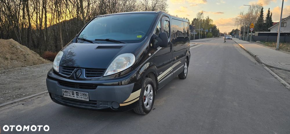 Renault Trafic Grand Passenger Black Edition - 1