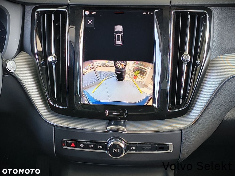 Volvo XC 60 B4 D Plus Dark - 19
