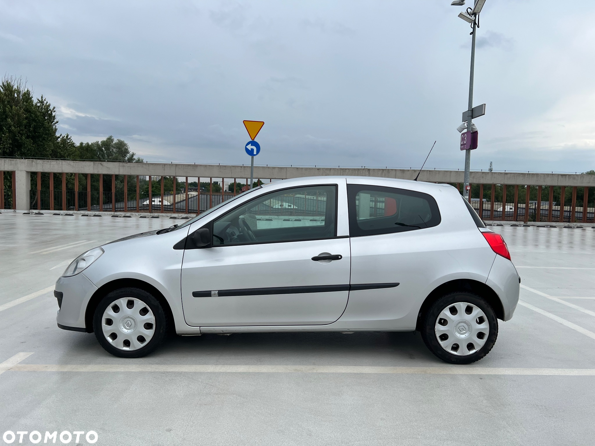 Renault Clio - 8