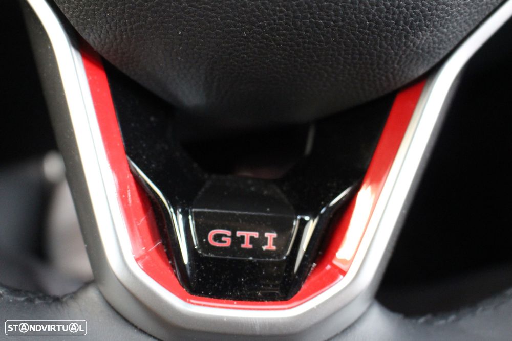 VW Golf 2.0 TSI GTI DSG - 38