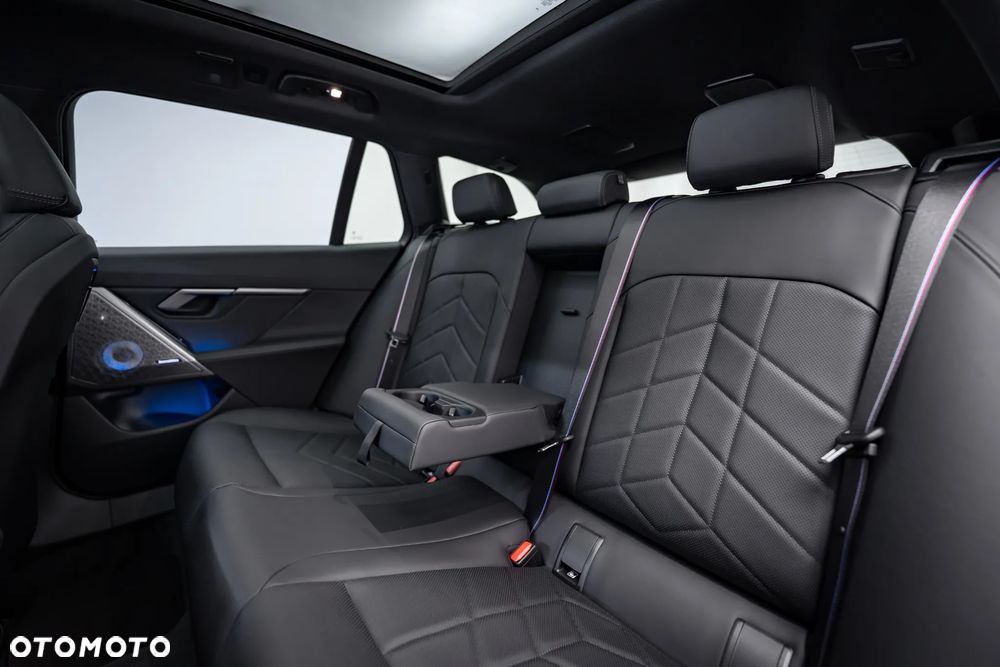 BMW Seria 5 540d xDrive mHEV M Sport - 40