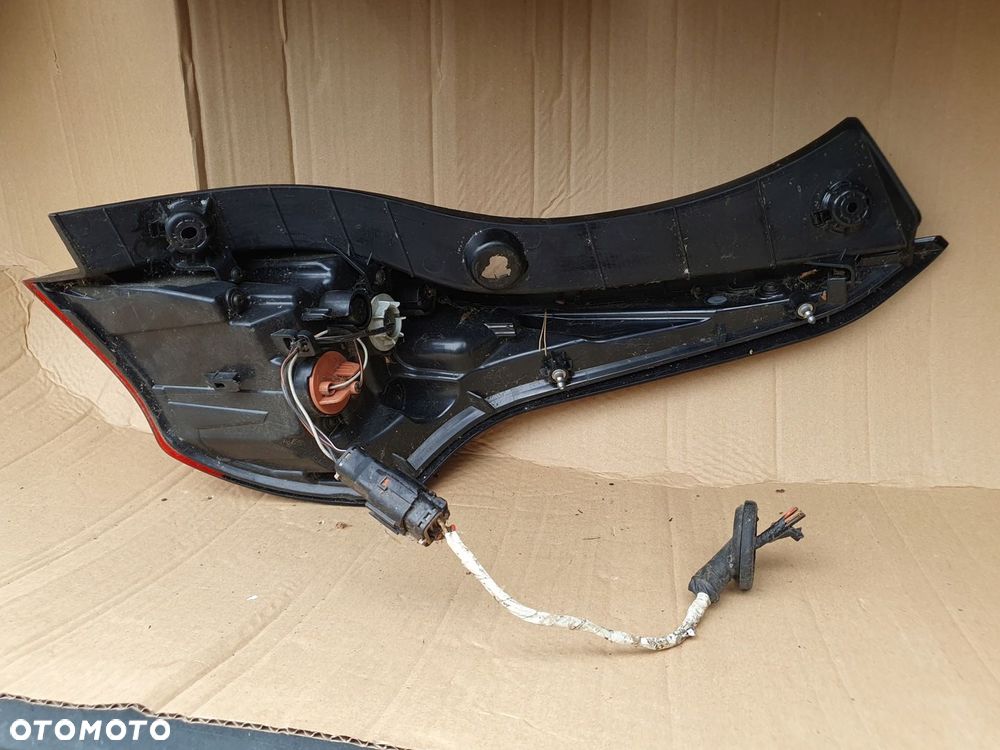 HYUNDAI VELOSTER N LAMPA tył tylna lewa w błotnik 92401-j3000 92401-J3100 - 3