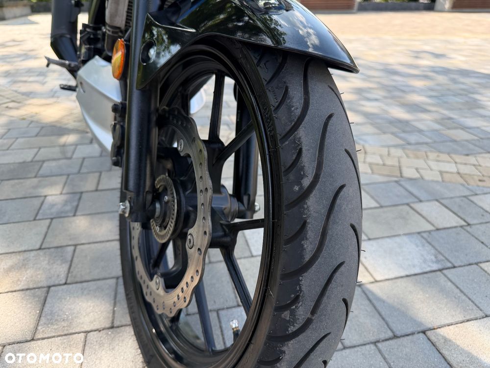 Suzuki GSX - 6
