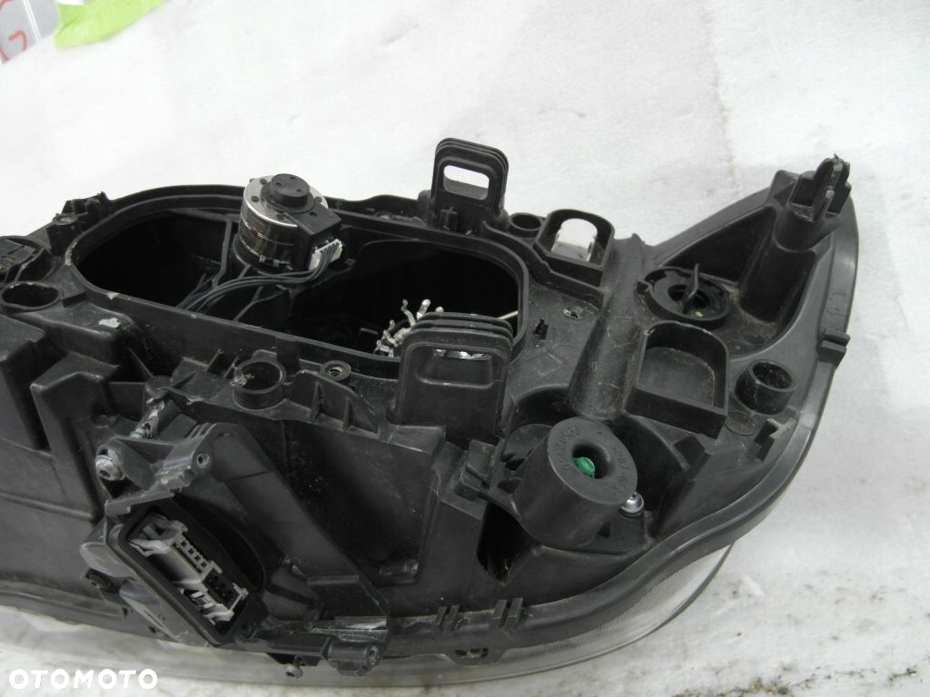 VOLVO V60 LIFT S60 LIFT XENON LAMPA PRZEDNIA PRAWA - 2