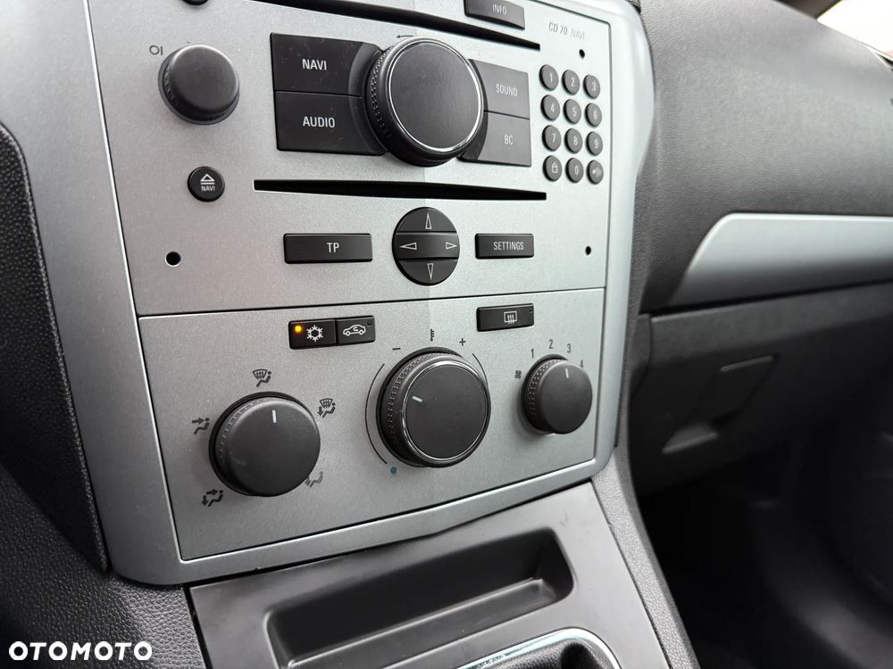 Opel Zafira 1.8 Cosmo - 29