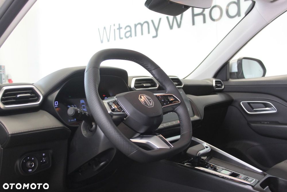 MG ZS Hybrid+ - 29