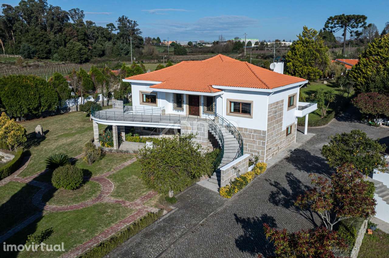 Quinta Exclusiva com Moradia T4 e Vinha a 1km do centro de Penafiel - Grande imagem: 4/60