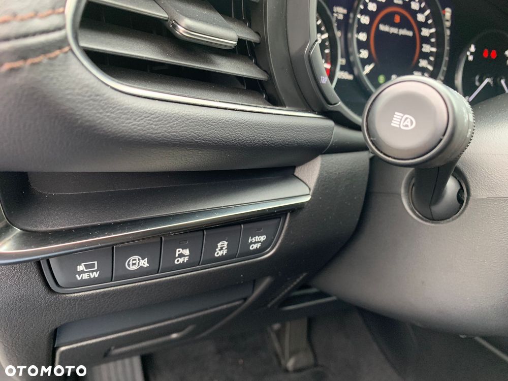 Mazda 3 2.0 mHEV Exclusive Line - 32