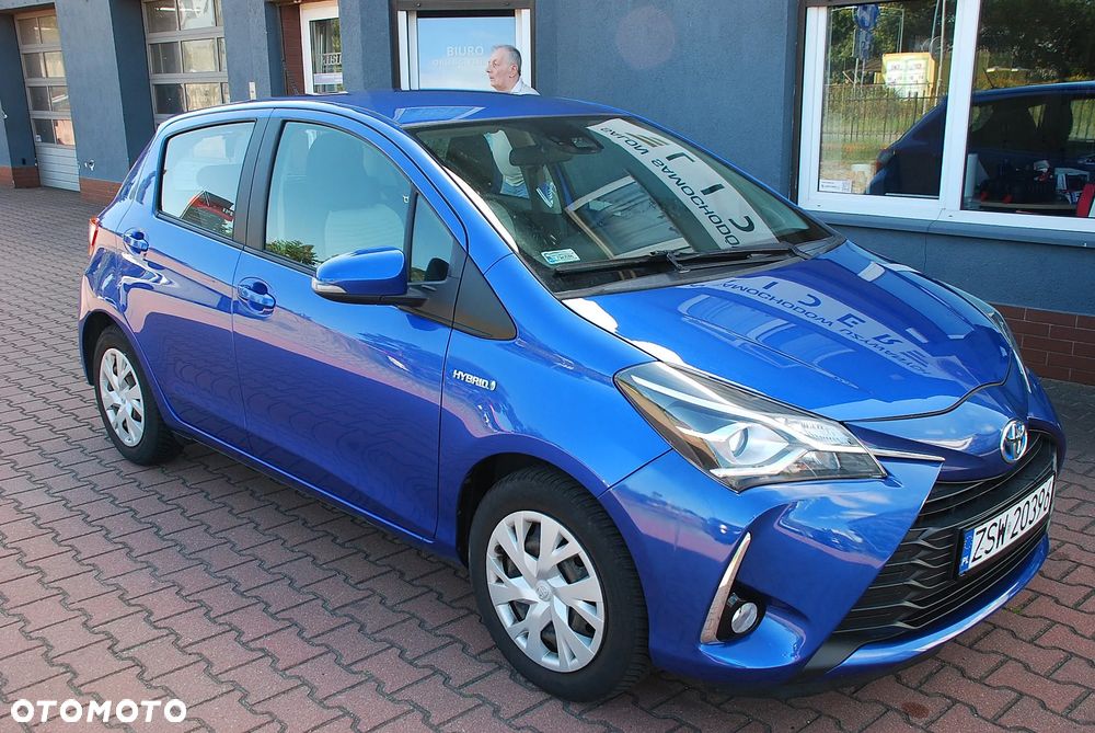 Toyota Yaris Hybrid 100 Life - 17
