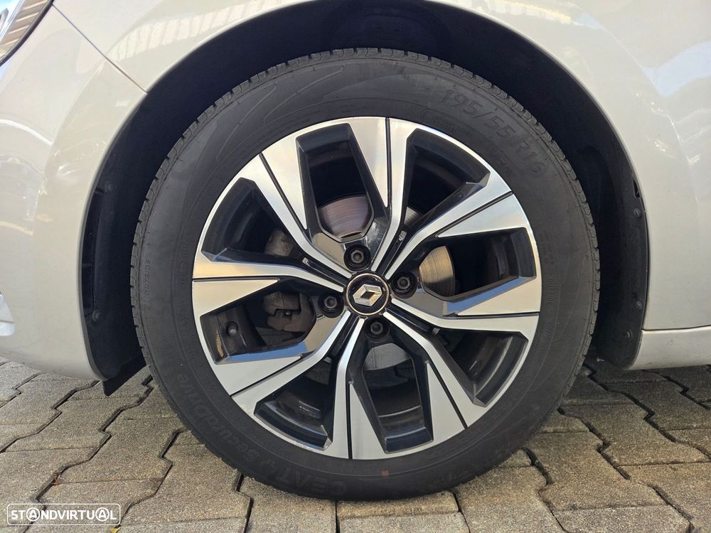 Renault Clio 1.0 TCe Techno - 24