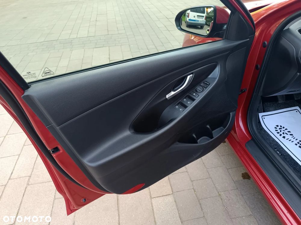Hyundai i30 blue Kombi 1.6 CRDi Style - 25