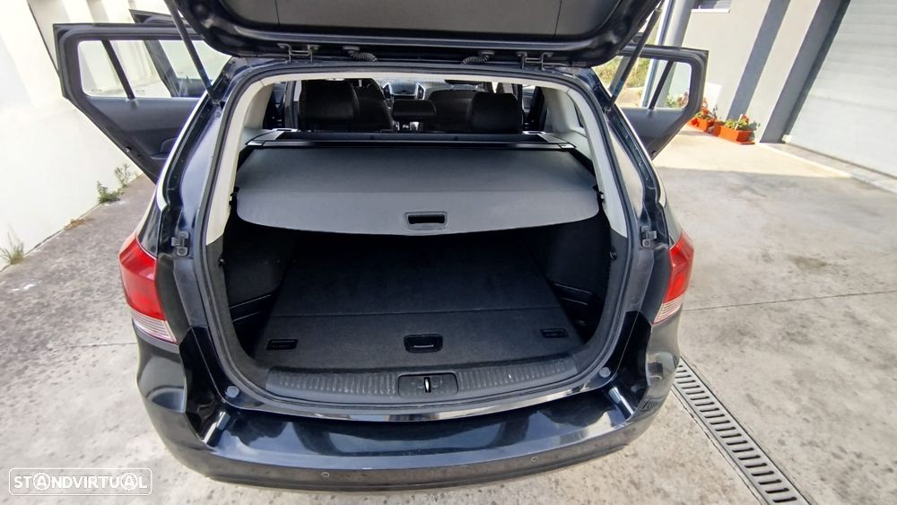 Chevrolet Cruze SW 1.7 VCDi LTZ - 23