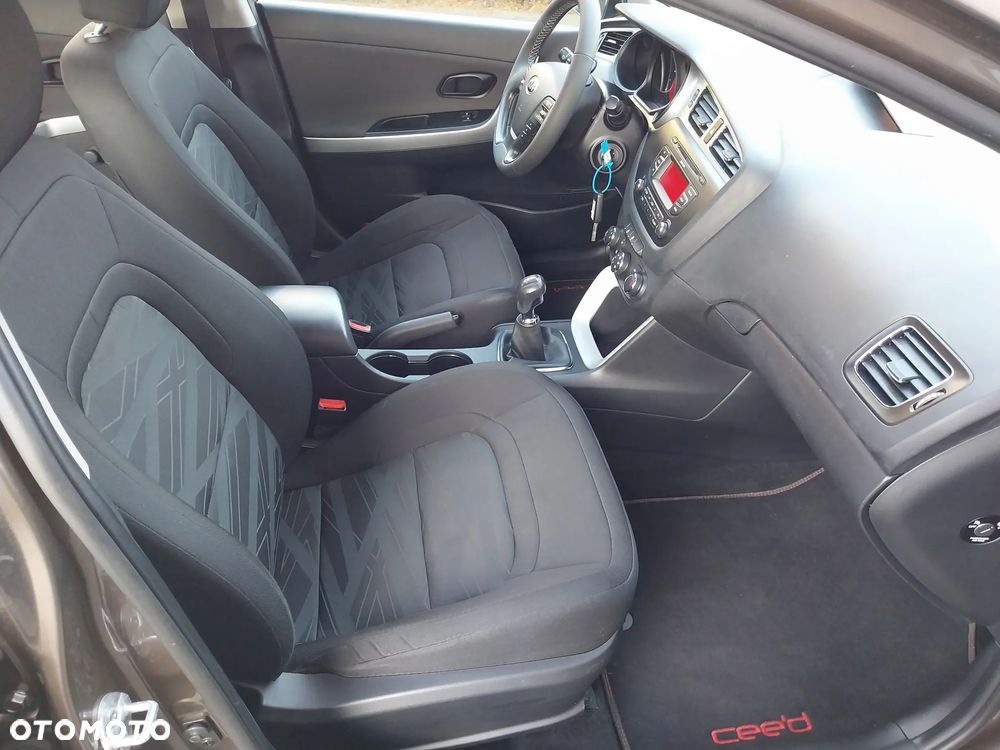 Kia Ceed 1.4 CVVT Attract - 7