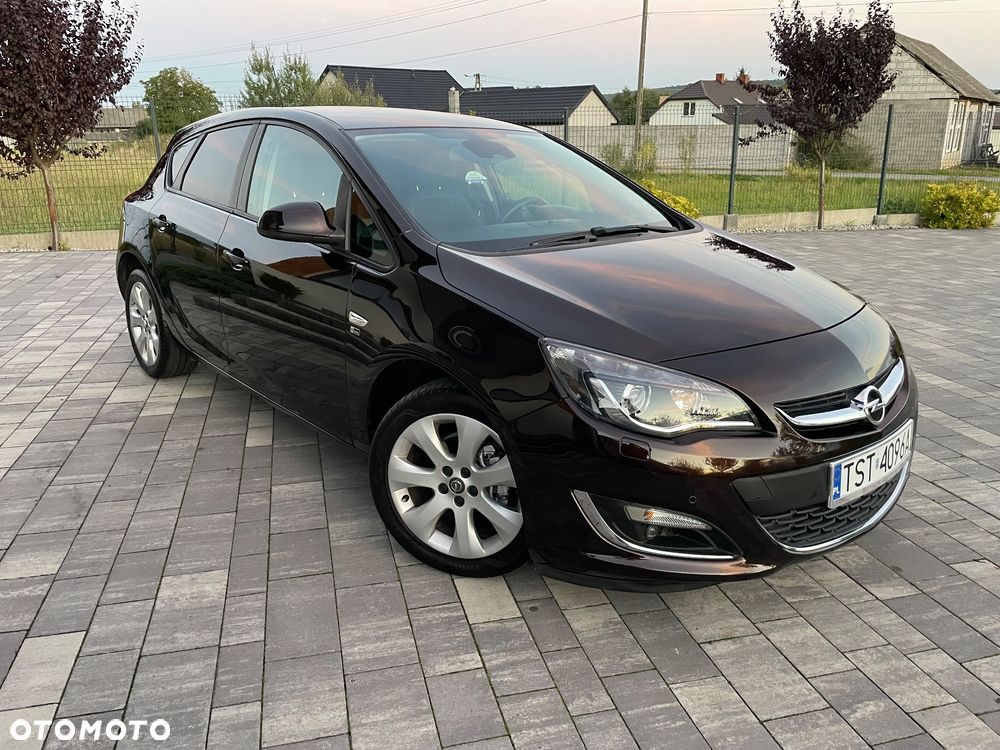 Opel Astra IV 1.4 T Cosmo EU6 - 4