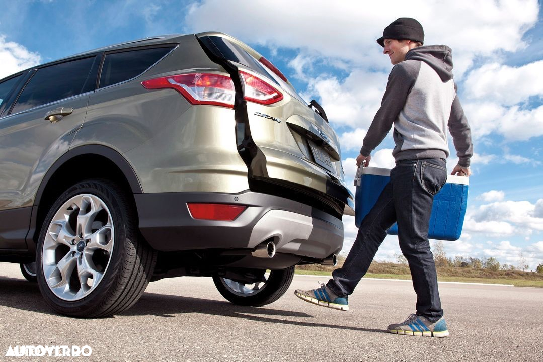 Ford Kuga 2.0 TDCi 4WD Powershift Titanium - 27