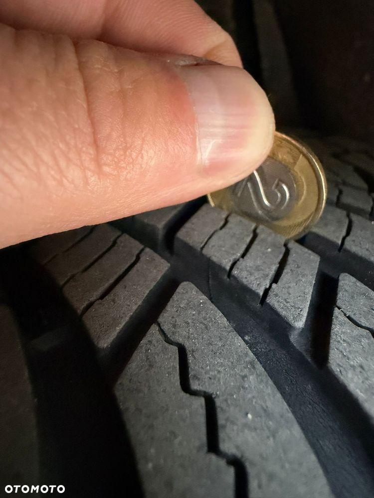 Toyota Auris 1.8 HSD Luna - 24