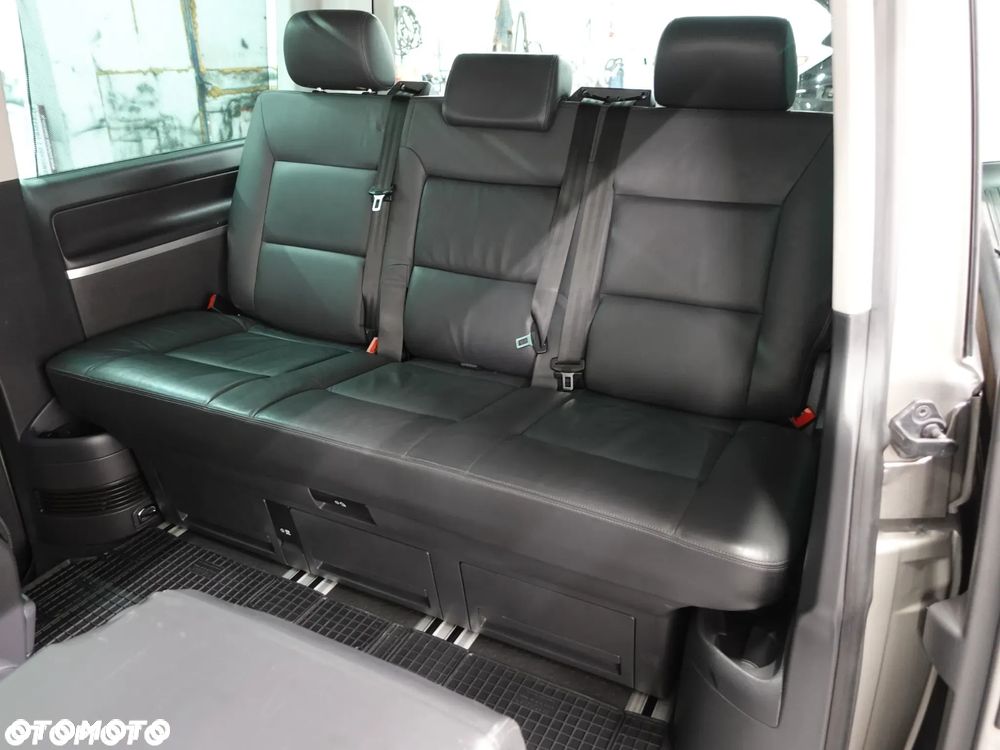 Volkswagen Multivan - 22