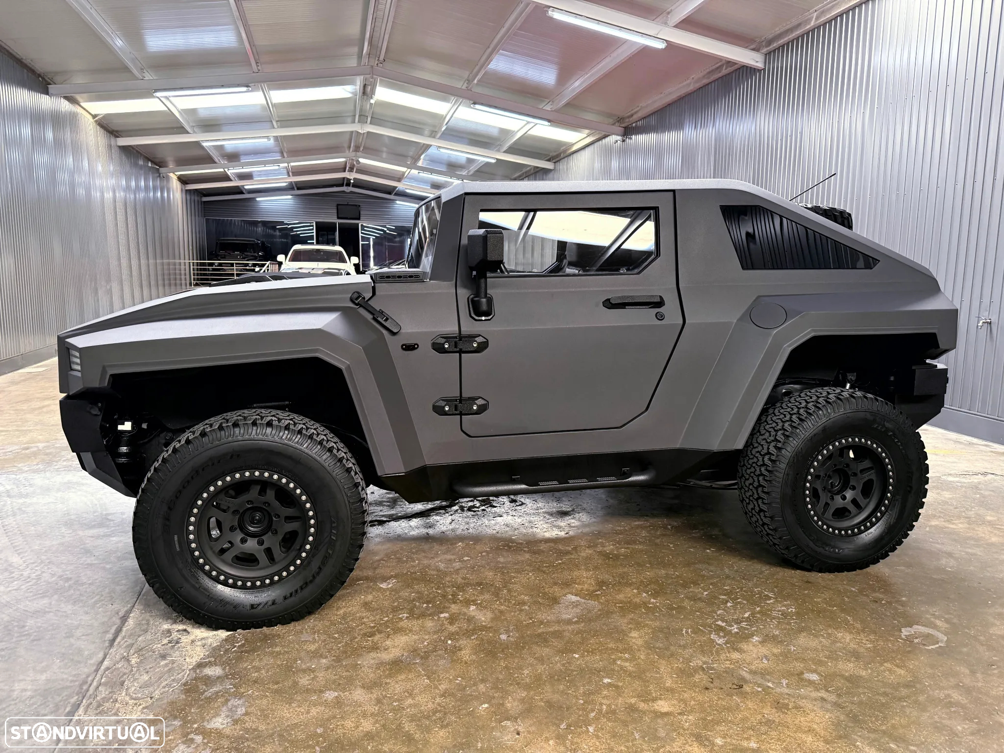 Hummer H2 Slantaback Custom 6.0 V8 - 3