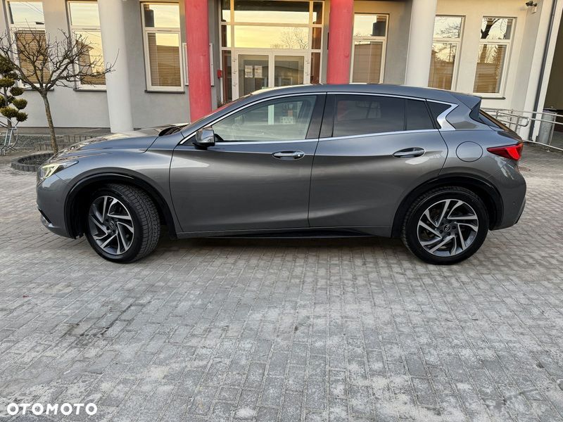 Infiniti Q30 1.6t Premium Tech 7DCT - 2