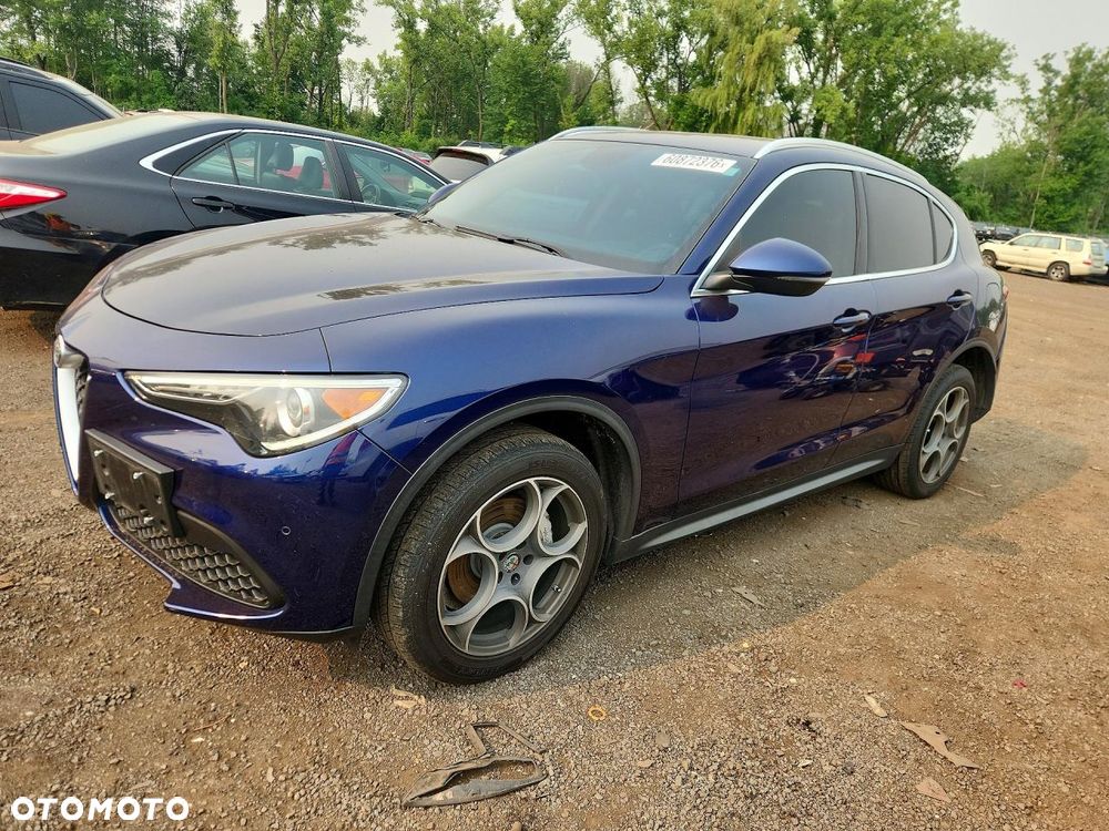Alfa Romeo Stelvio - 1