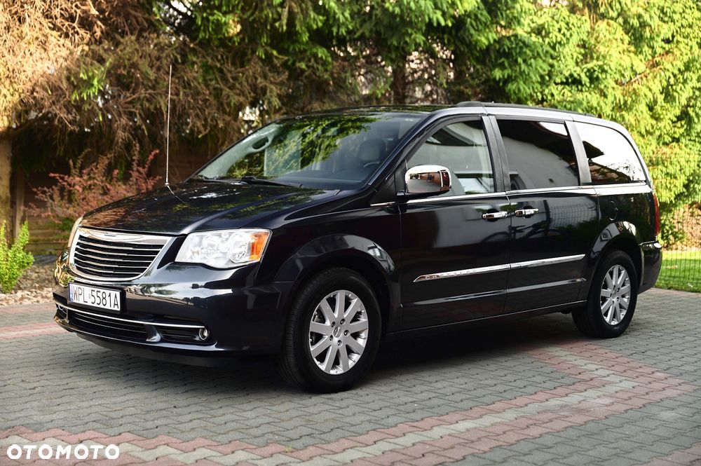 Chrysler Town & Country 3.6 Limited - 9