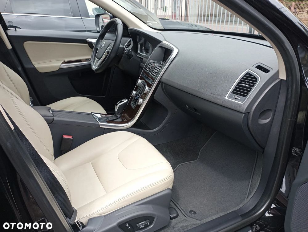Volvo XC 60 T6 AWD Drive-E Summum - 10