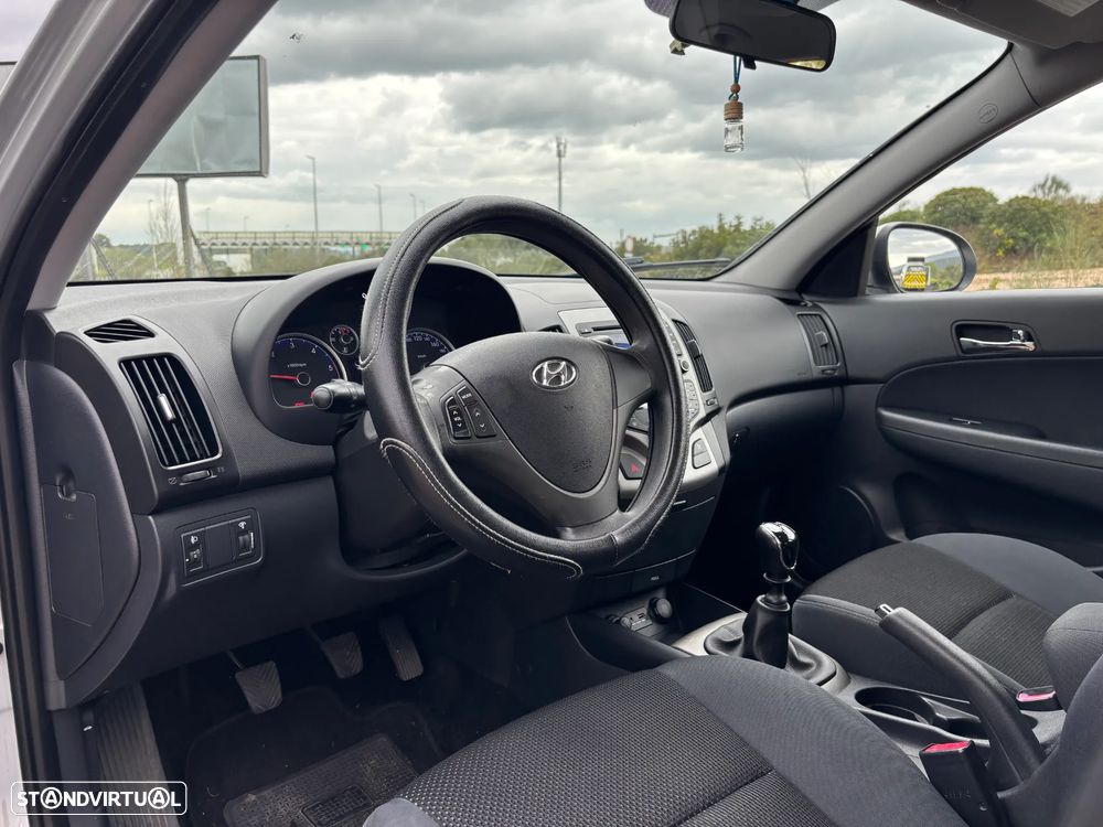 Hyundai i30 CW 1.6 CRDi STyle - 11