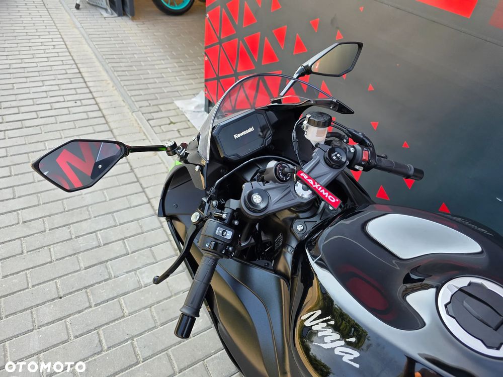 Kawasaki ZX - 19