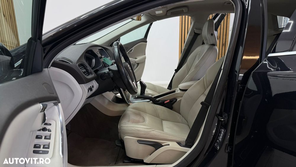 Volvo V40 D2 - 15