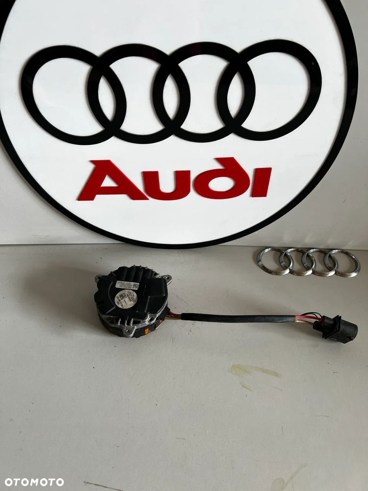 Silnik wentylatora chłodnicy Audi 8W0959455 - 1