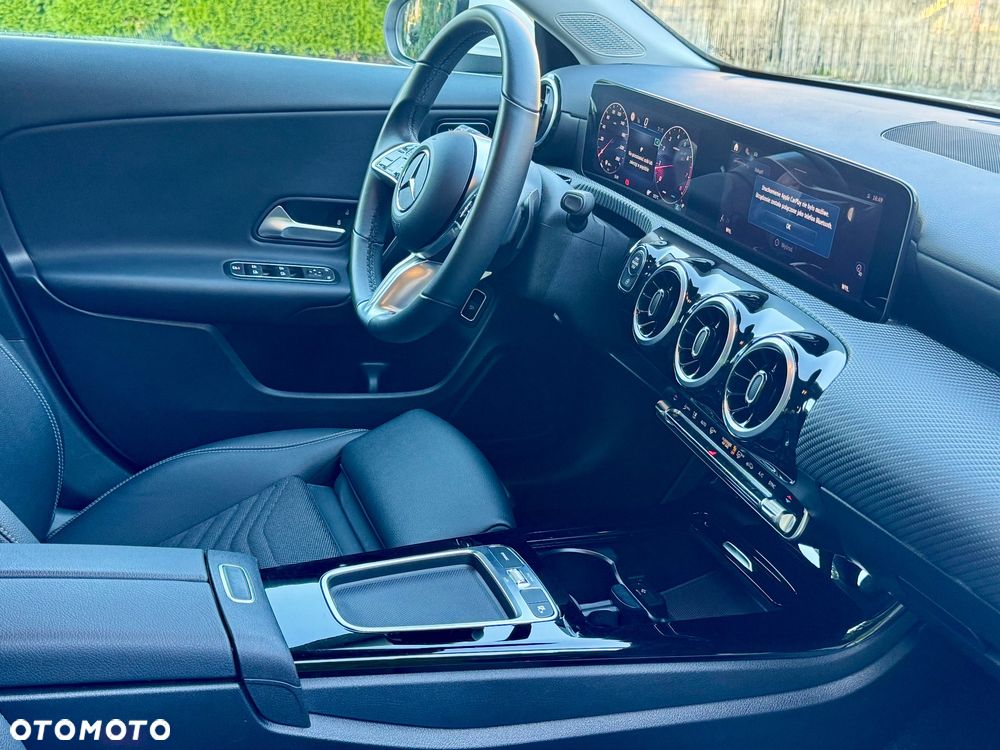 Mercedes-Benz CLA - 17
