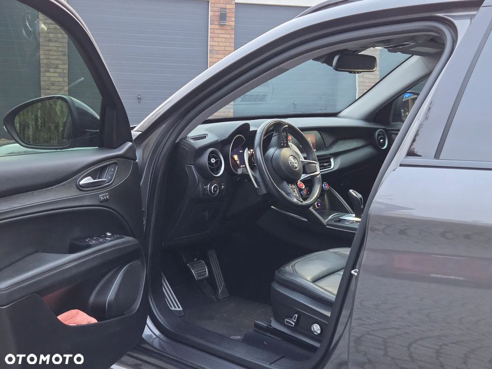 Alfa Romeo Stelvio 2.0 Turbo Veloce Q4 - 18