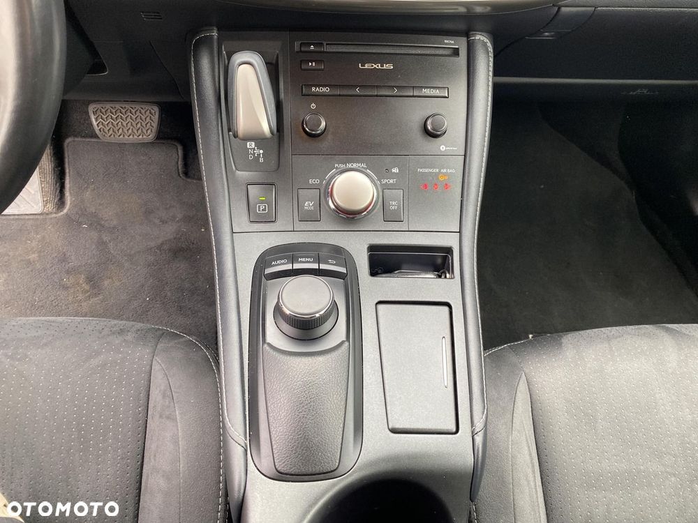 Lexus CT - 21